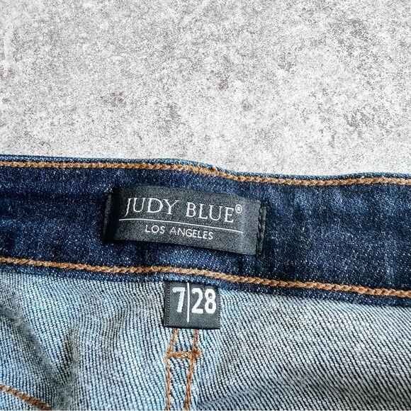 Judy Blue Dark Wash Wide Leg Crop Jean Size 7/28 - Picture 6 of 9